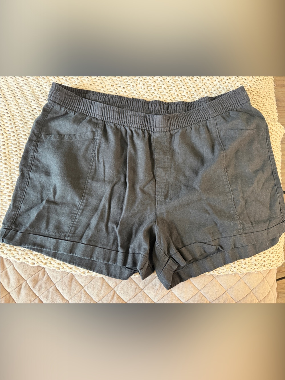 Old Navy Black Women’s Elastic-Waist Linen Blend Shorts